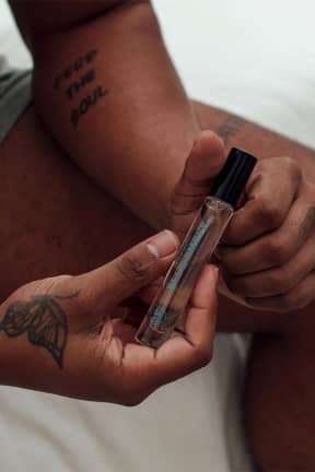 Bath & Body Eye of Love - Blue Ember Pheromone Parfum to Attract Her - 10ml