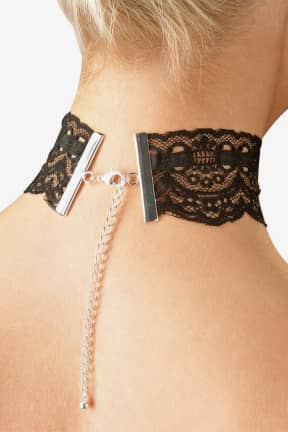 Lingerie Cottelli Accessoires - Lace Choker - Elegant lace choker with chain details and a hot, feminine touch.