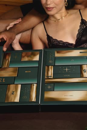 Sexleksaker för kvinnor LoveBoxxx - Naughty & Nice Advent Calendar 2026 - 24 days of playful surprises—mix-and-match toys, lube, games and care extras. Discreet luxury design and big-value goodies that make every day feel special.